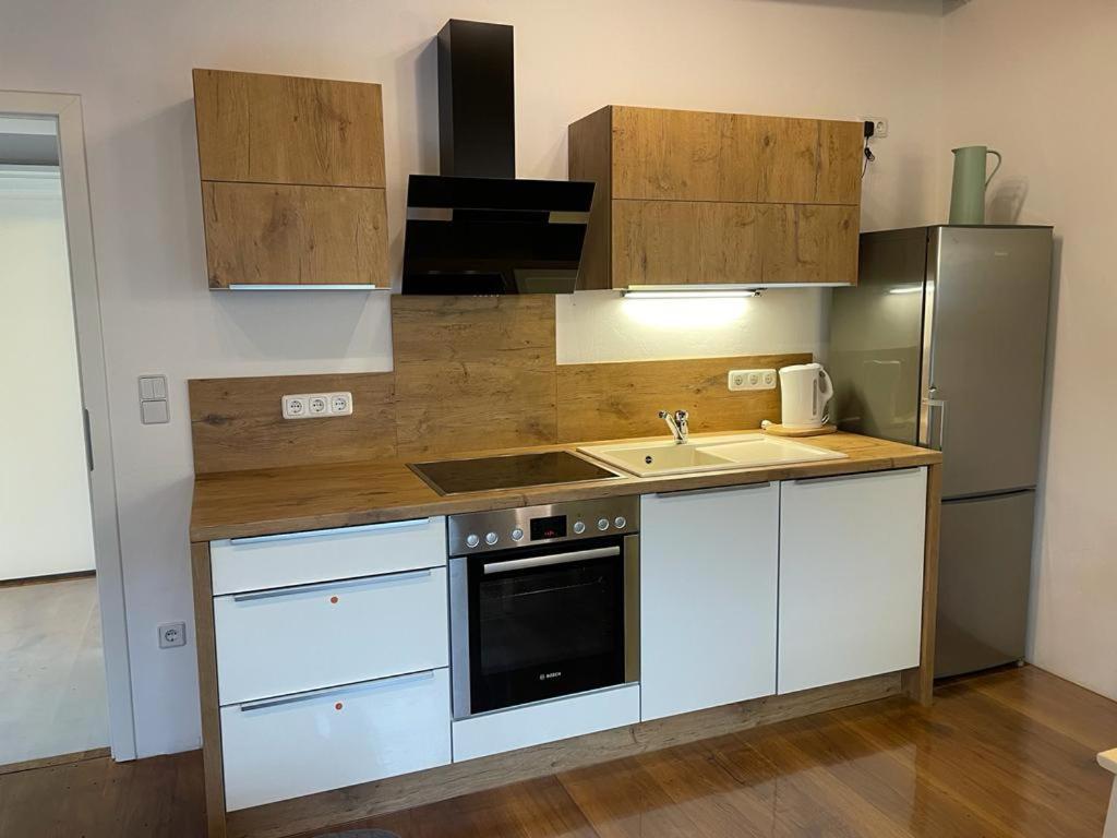 Ferienwohnung Im Stadtzentrum Von Bernau - Komfortable Wohnung Mit 2 Zimmern, Bad, Spuelmaschine, Waschmaschine, Komplette Kueche, Wlan, Terrasse, Ruhige Lage 베르나우 바이 베를린 외부 사진