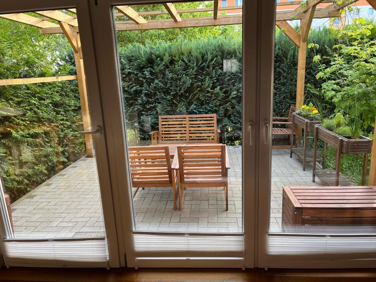 Ferienwohnung Im Stadtzentrum Von Bernau - Komfortable Wohnung Mit 2 Zimmern, Bad, Spuelmaschine, Waschmaschine, Komplette Kueche, Wlan, Terrasse, Ruhige Lage 베르나우 바이 베를린 외부 사진